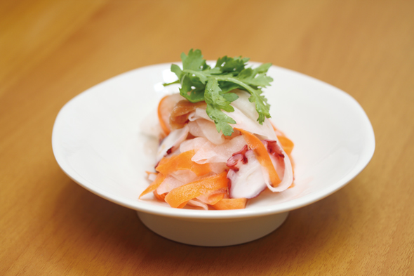 タコと梅の紅白ひらひらなます